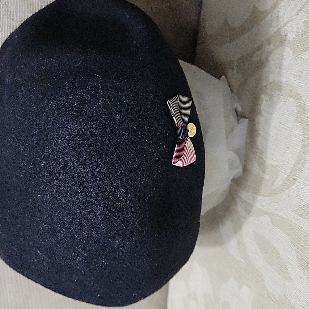 BLUE LABEL CRESTBRIDGE BERET CAP RARE